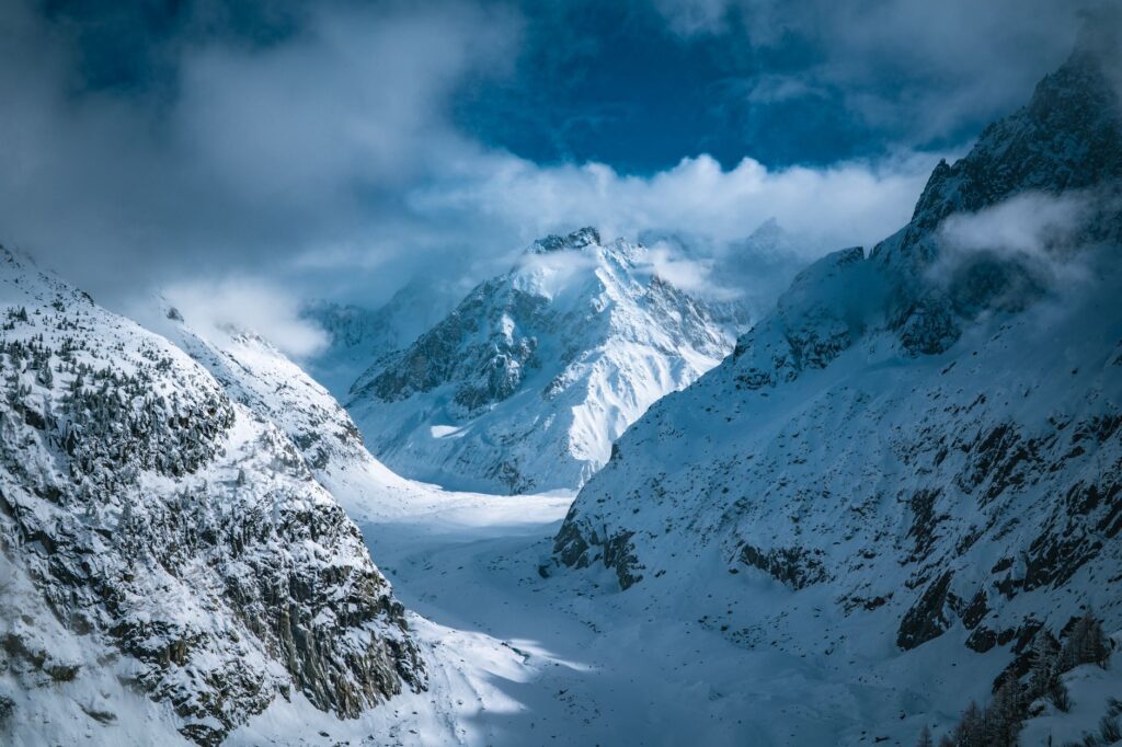 Breathtaking view of snowy mountains in Chamonix-Mont-Blanc, perfect winter scenery for adventure enthusiasts.